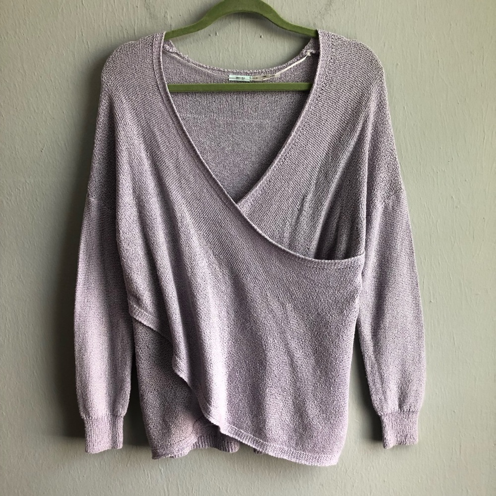 Kimchi Blue lavender crossover sweater S.